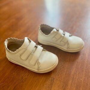 L’Amour Caroline Scalloped Sneaker - Toddler Size 8